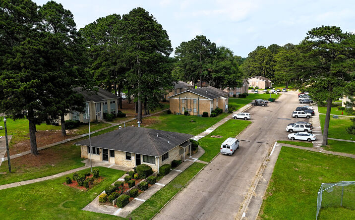 Pictures of Multifamily property located at 1600 E Short Hillsboro St, El Dorado, AR 71730 for sales - image #1