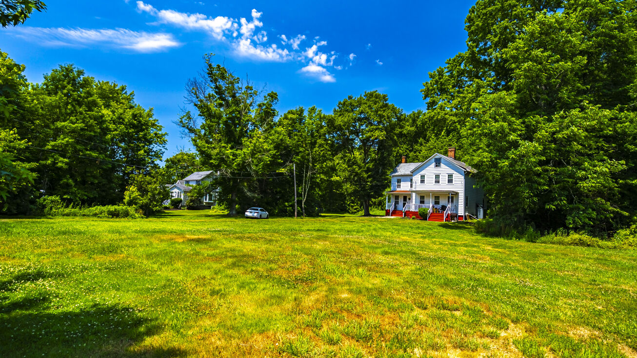 405 Main St, Manalapan, NJ 07726