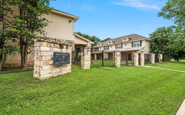 Pictures of Multifamily, Land property located at 2007 S 15th St, Waco, TX 76706 for sales - image #1