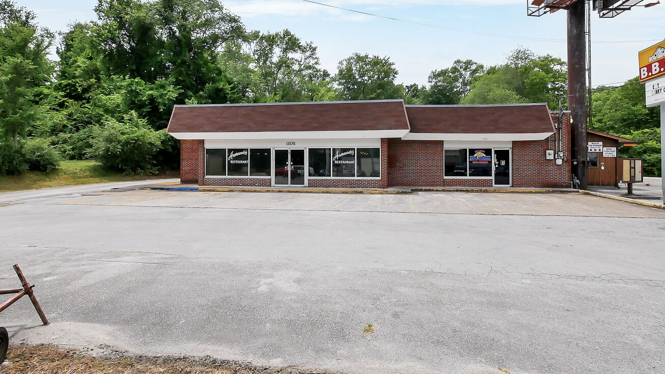1105 Lafayette Rd, Rossville, GA 30741
