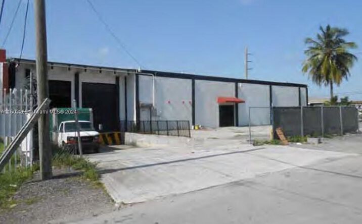 Pictures of Industrial property located at 3380 NW 69th St, Miami, FL 33147 for sales - image #1