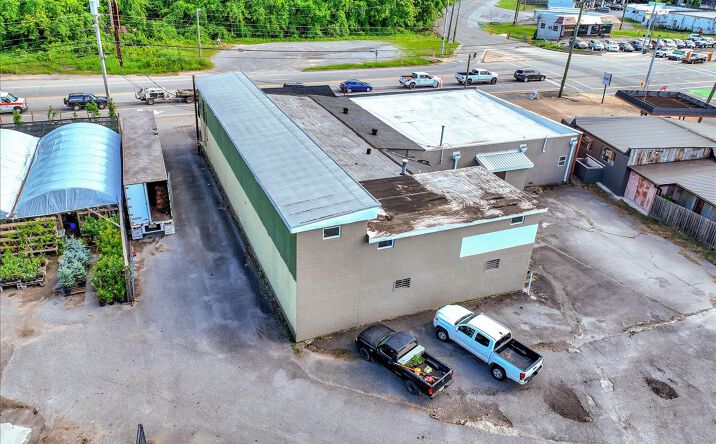 Pictures of Mixed Use, Office, Retail, Special Purpose property located at 2939 Cummings Hwy, Chattanooga, TN 37419 for sales - image #1