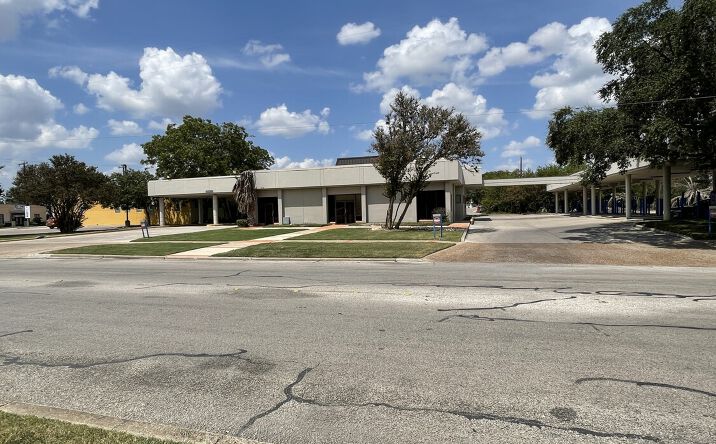 Pictures of Retail property located at 519 E Highland Blvd, San Antonio, TX 78210 for sales - image #1