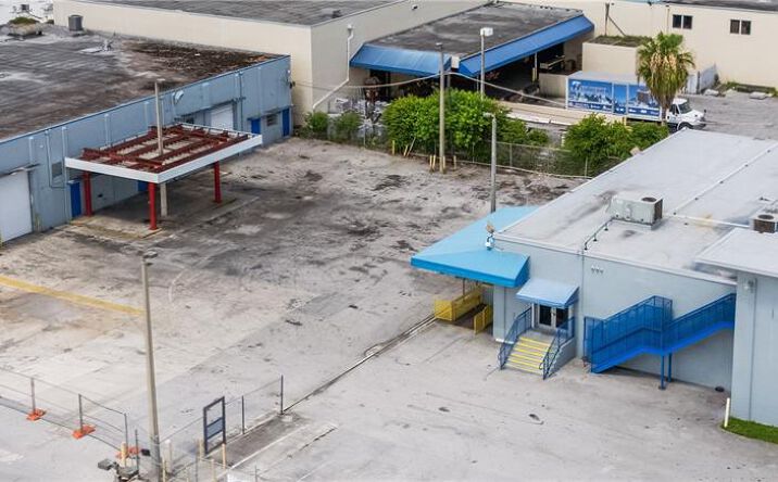 Pictures of Industrial property located at 7320-7332 NW 58th St, Miami, FL 33166 for sales - image #1