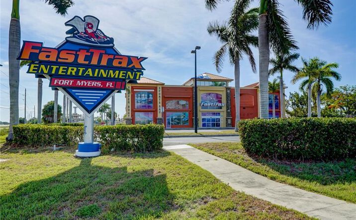 Pictures of Special Purpose, Retail, Hospitality property located at 17455 Summerlin Rd, Fort Myers, FL 33908 for sales - image #1