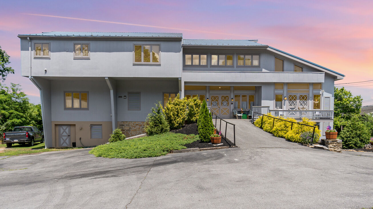 2540 Falling Spring Rd, Chambersburg, PA 17202