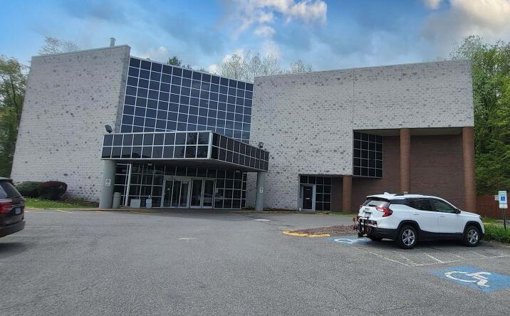 Pictures of Office property located at 850 Clairton Blvd, Pittsburgh, PA 15236 for sales - image #1