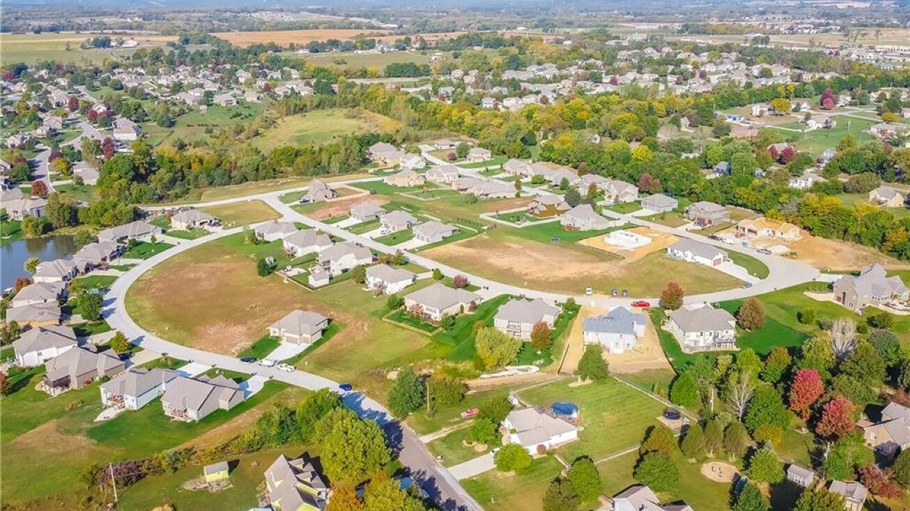 15289 Knight Road, Basehor, KS 66007