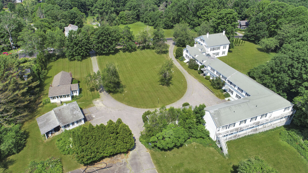 220 Bristol Rd, Damariscotta, ME 04543