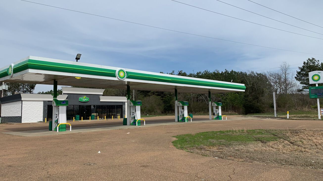 Pictures of Retail property located at 16585 MS-310, Como, MS 38619 for sales - image #1