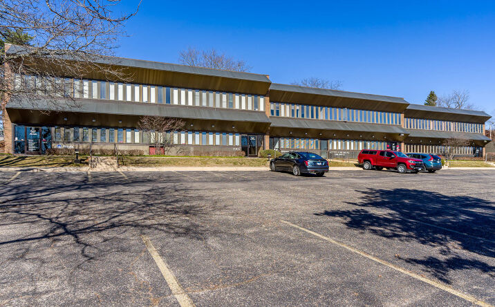 image of property at 4855 E STATE ST STE 16B Rockford IL 61108-2260
