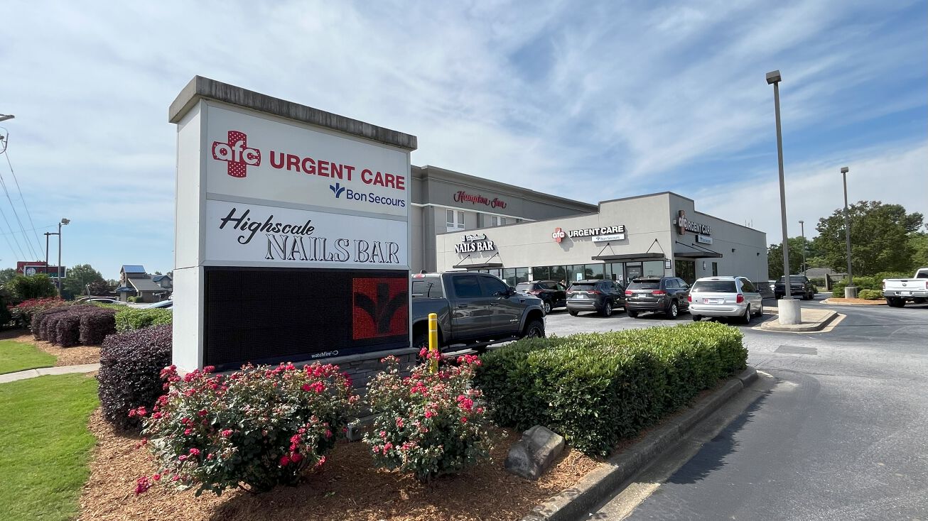 3930 Grandview Dr, Simpsonville, SC 29680