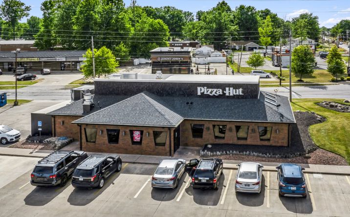 Pictures of Retail property located at 1001 E Broad St, Elyria, OH 44035 for comps - image #1