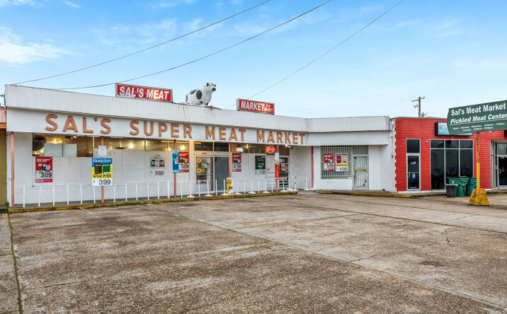 image of property at 1112 STUMPF BLVD Gretna LA 70053