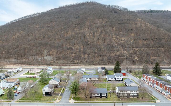 Pictures of Multifamily property located at 1310 St Clair Ave, Renovo, PA 17764 for comps - image #1