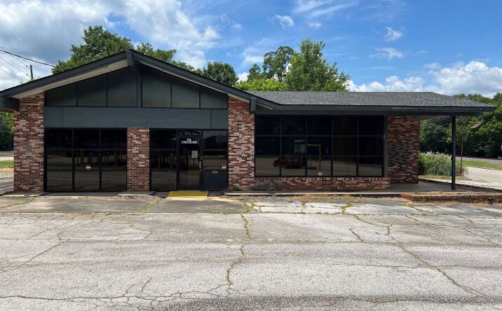 Pictures of Retail, Office property located at 401 N Congress St, Winnsboro, SC 29180 for sales - image #1