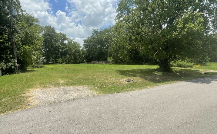 Pictures of Land property located at 1127 West End St, Terrell, TX 75160 for sales - image #1
