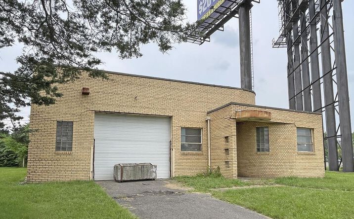 Pictures of Industrial property located at 17905 Chrysler Dr, Highland Park, MI 48390 for sales - image #1