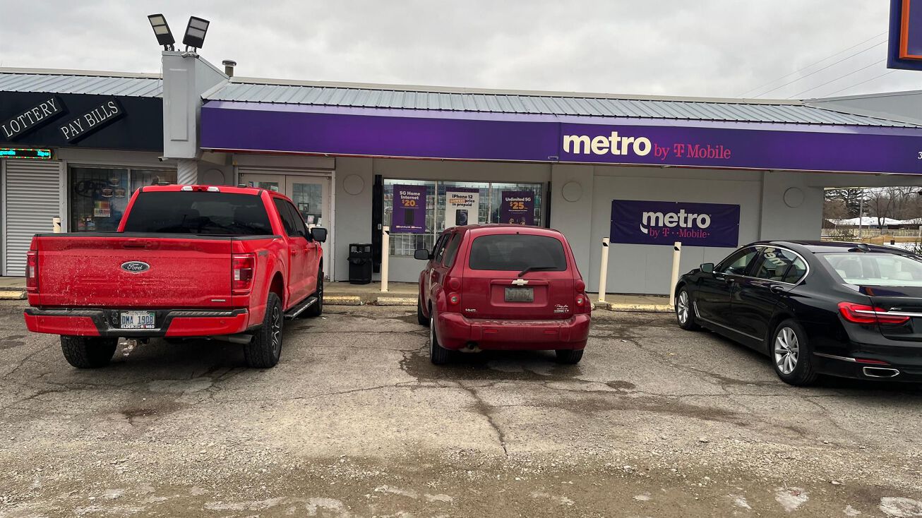 3713 CLIO Road, Flint, MI 48504