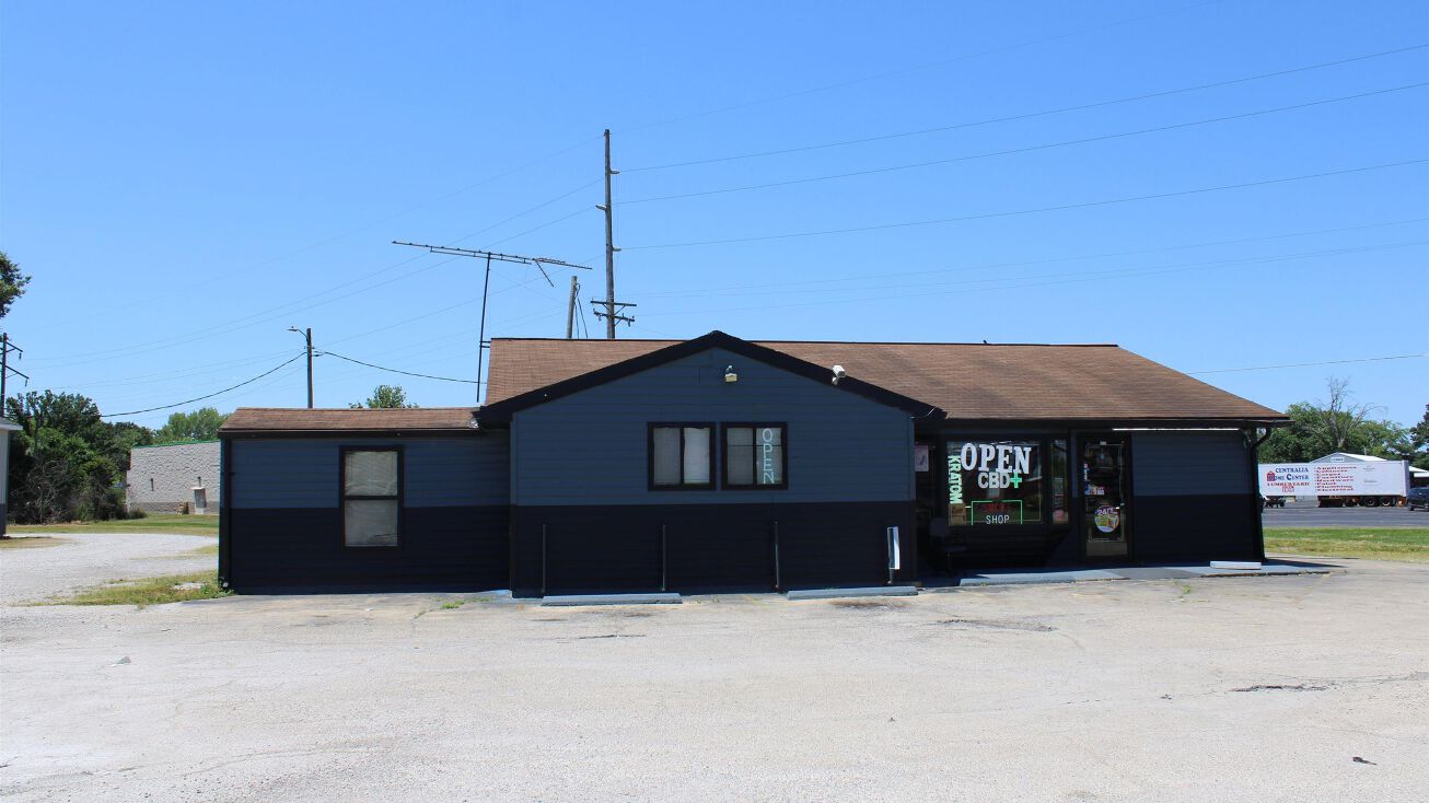 1235 W BROADWAY Street, Centralia, IL