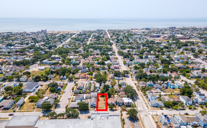 Pictures of Land property located at 3615 Ursuline St, Galveston, TX 77550 for sales - image #1