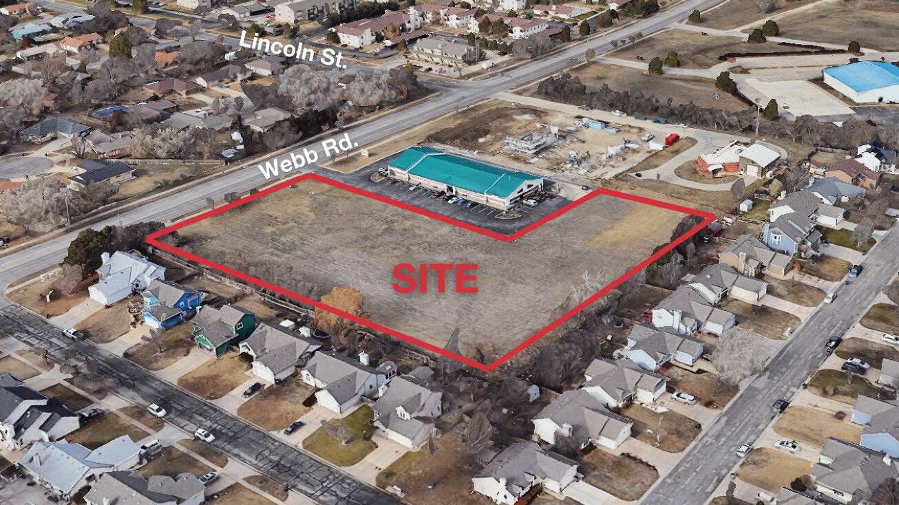 1040 S b Rd, Wichita, KS 67207