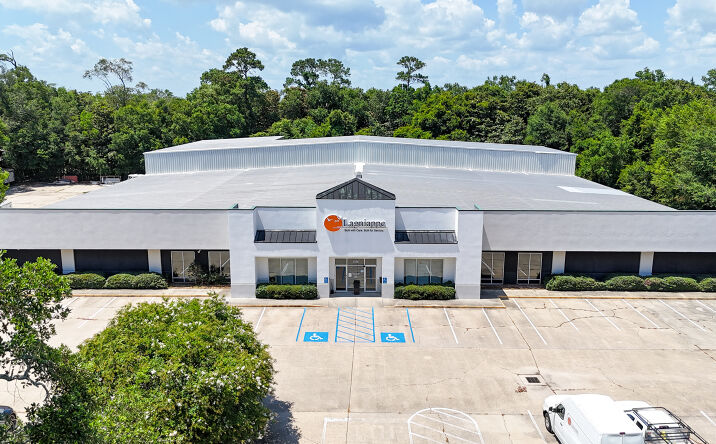 Pictures of Retail property located at 1526 E Pass Rd, Gulfport, MS 39507 for sales - image #1