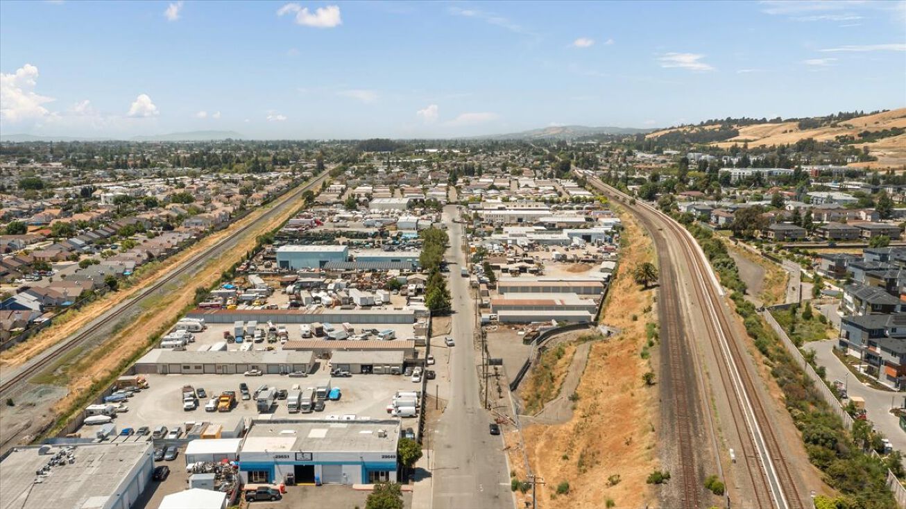 Pictures of Self Storage property located at 29605 Pacific St, Hayward, CA 94544 for sales - image #1