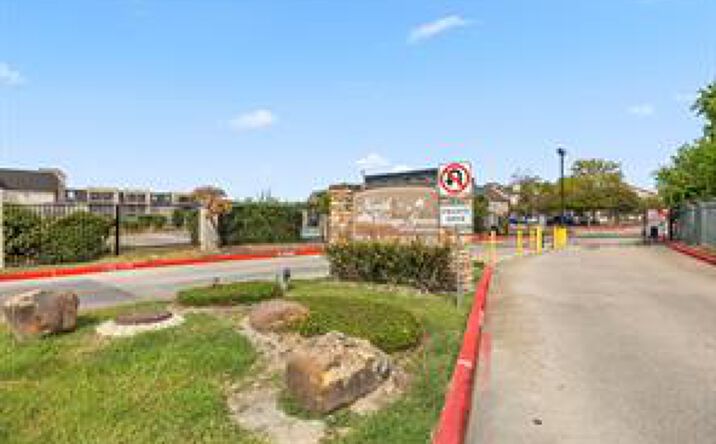 Pictures of Multifamily property located at 212 Plaza Verde Dr, Houston, TX 77038 for sales - image #1
