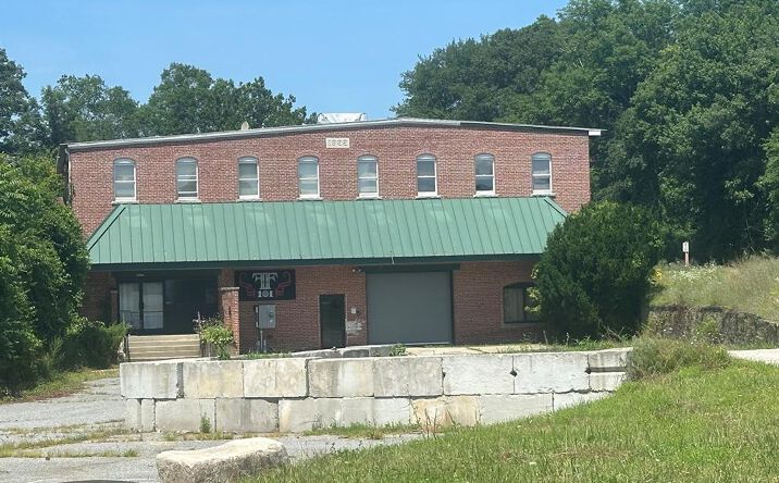 Pictures of Industrial, Mixed Use, Retail, Self Storage property located at Hartford Pike, Killingly, CT 06241 for sales - image #1