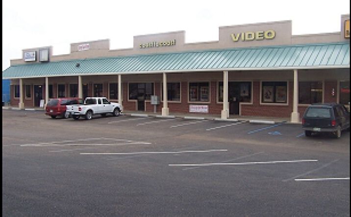 Pictures of Retail property located at 5752 Terry Rd, Byram, MS 39272 for sales - image #1