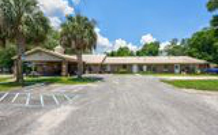 Pictures of Senior Living property located at 1012 N 72nd Ave, Pensacola, FL 32506 for sales - image #1