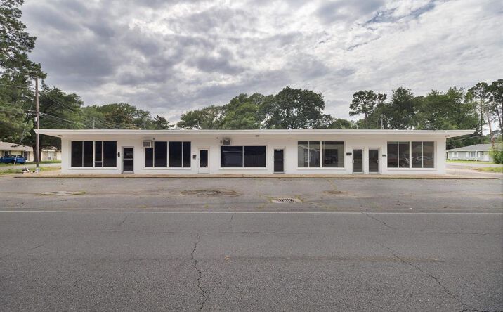 Pictures of Mixed Use property located at 2701 Oliver Rd, Monroe, LA 71201 for sales - image #1