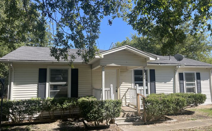 Pictures of Multifamily property located at 805 S Pearl St, Trenton, TX 75490 for sales - image #1