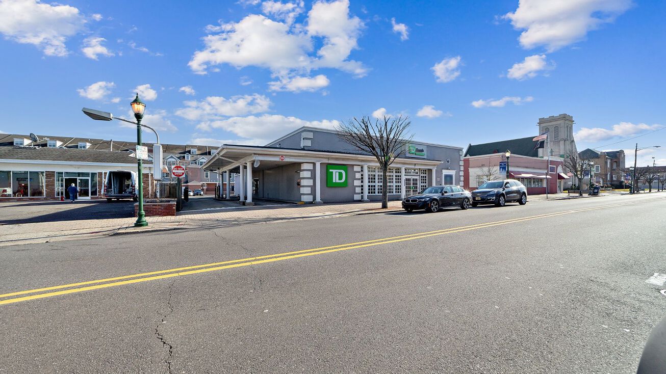 Pictures of Retail property located at 34 E Somerset street, Raritan, NJ 08869 for sales - image #1