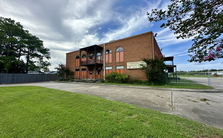 Pictures of Office property located at 7370 Chef Menteur Hwy, New Orleans, LA 70126 for sales - image #1