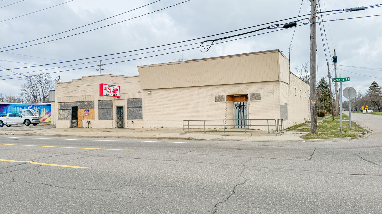 3302 Corunna Rd, Flint, MI 48503