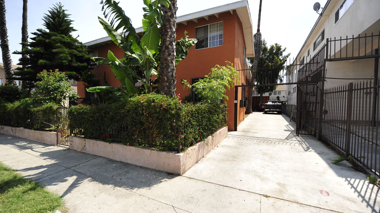 4046 Nicolet Ave, Los Angeles, CA 90008