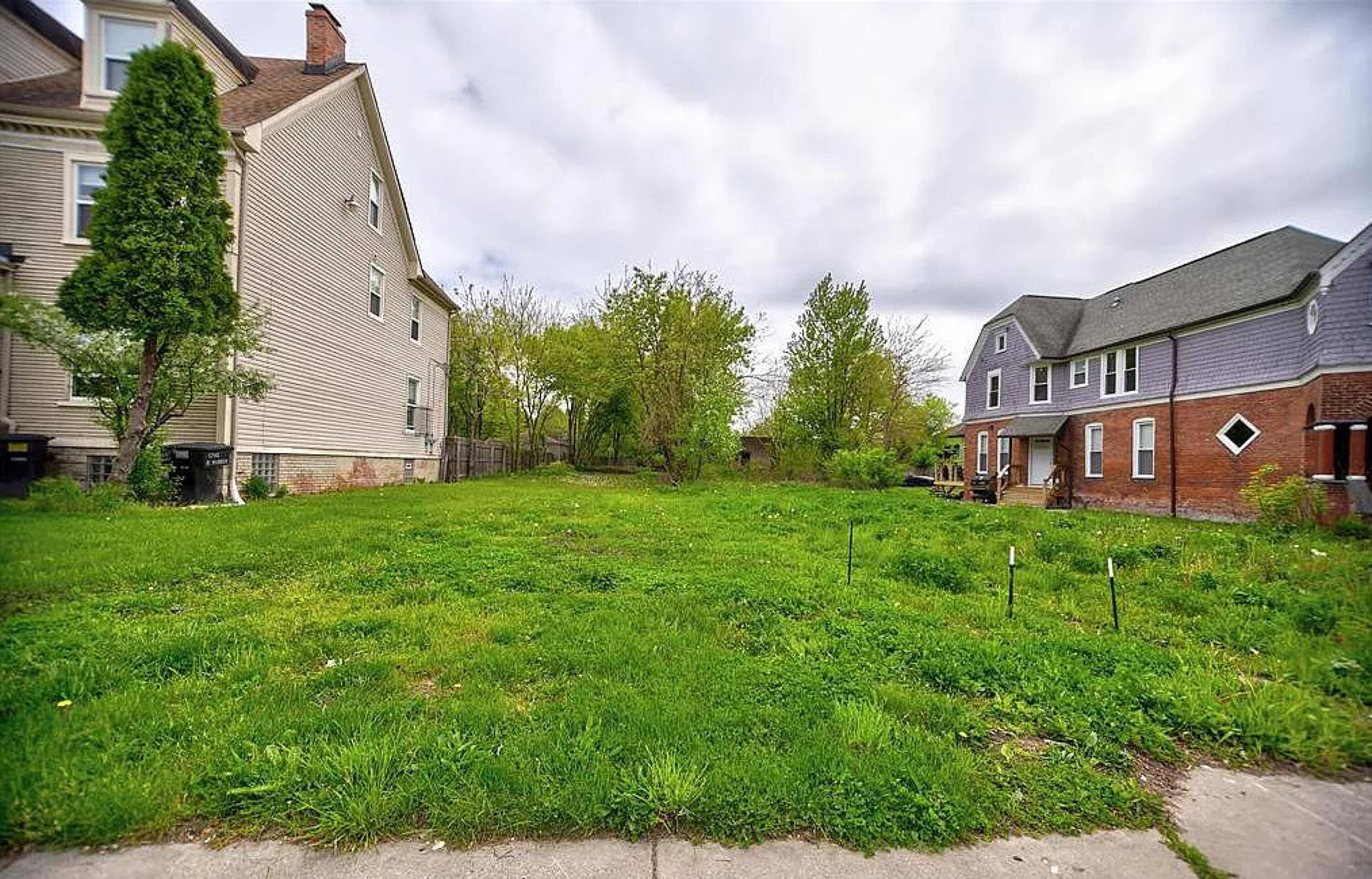 1751 W Warren Ave, Detroit, MI 48208