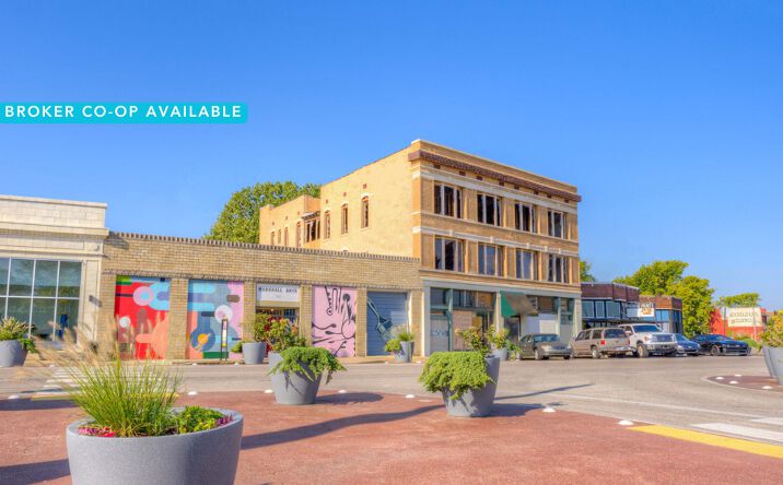 Pictures of Mixed Use property located at 633 Monroe Ave, Memphis, TN 38103 for comps - image #1