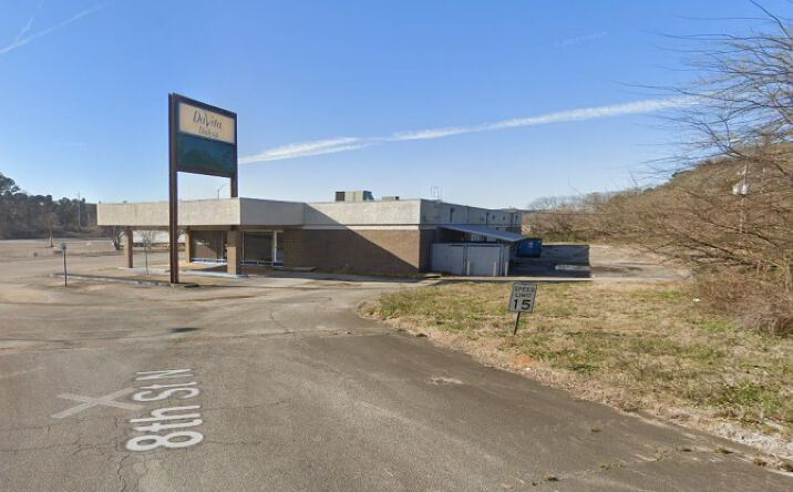 Pictures of Retail property located at 901 W Lake Mall, Bessemer, AL 35020 for sales - image #1