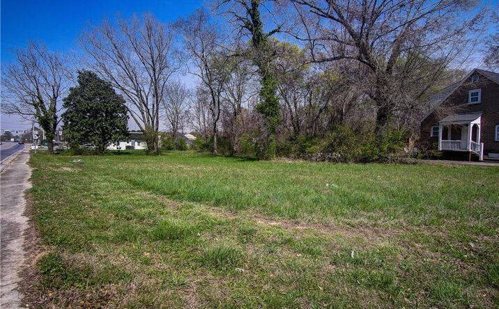Pictures of Land property located at 207 N River Street, Calhoun, GA 30701 for sales - image #1