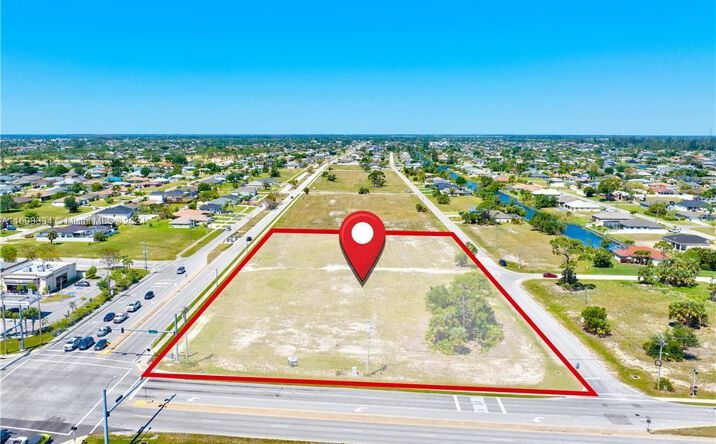 Pictures of Land property located at 815 Trafalgar Pkwy W, Cape Coral, FL 33991 for sales - image #1