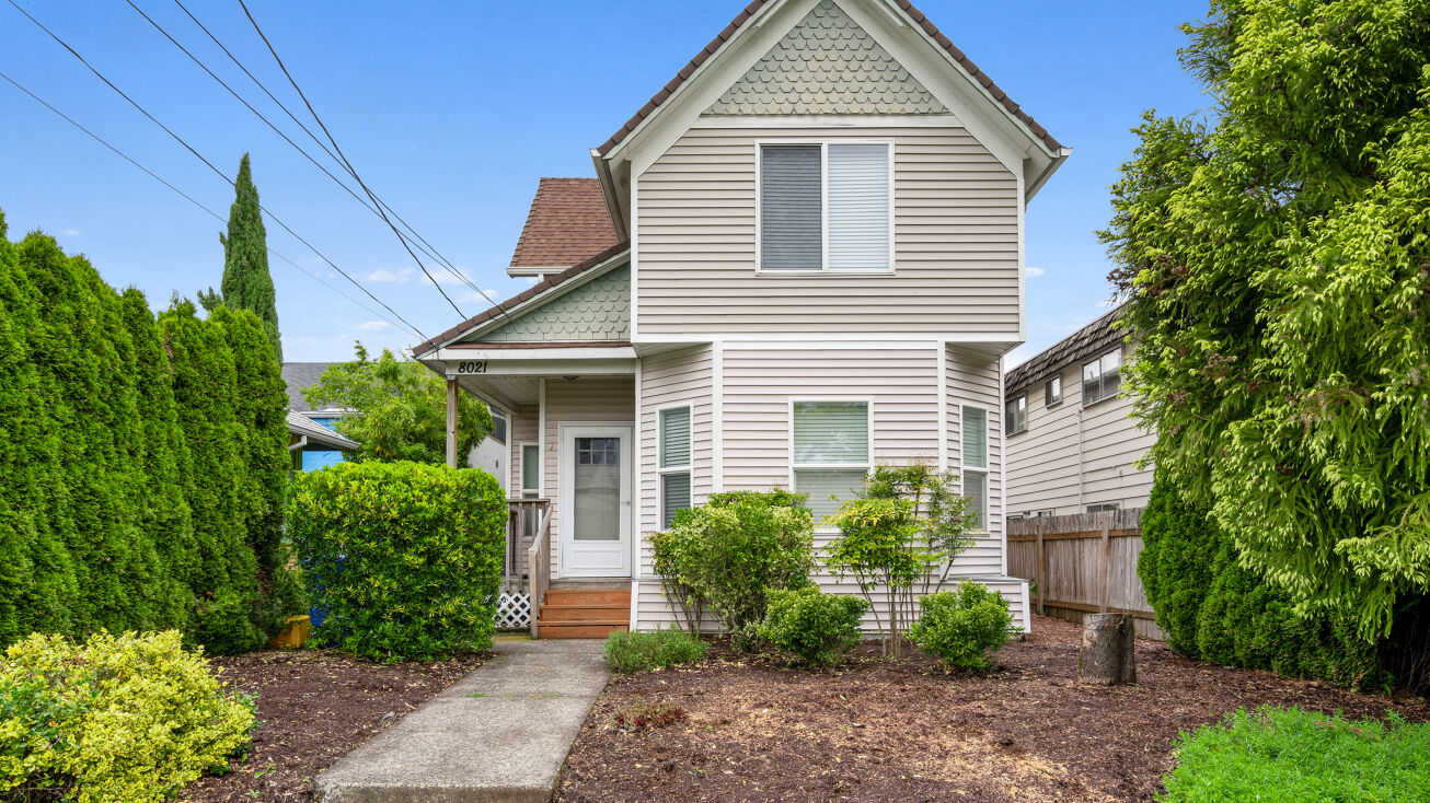 Pictures of Multifamily property located at 8021 NE Flanders St, Portland, OR 97213 for sales - image #1