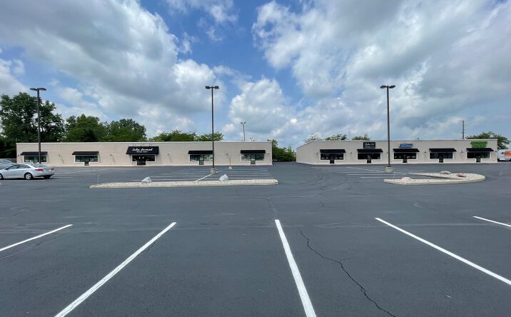 Pictures of Retail property located at 500 Commerce Park Blvd, Northwood, OH 43619 for sales - image #1