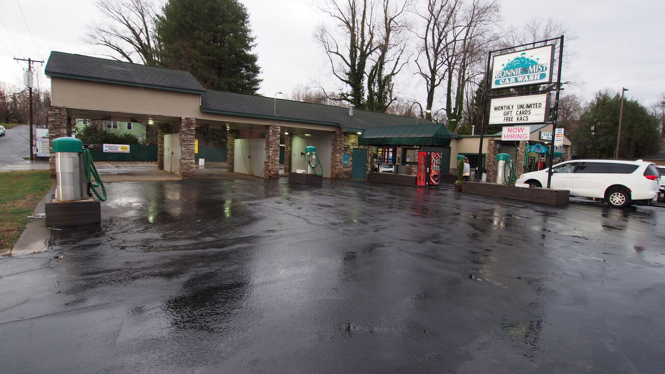 1046 Blvd SW, Lenoir, NC 28645