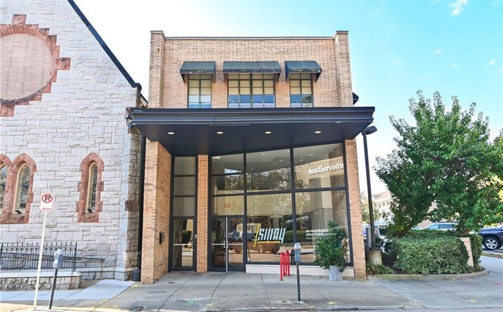 Pictures of Mixed Use, Multifamily, Office, Retail property located at 211 W Freemason St, Norfolk, VA 23510 for sales - image #1