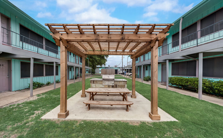 Pictures of Multifamily property located at 3299 S Polk St, Dallas, TX 75224 for sales - image #1
