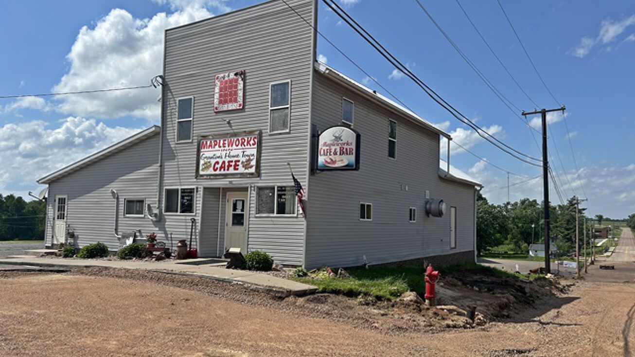 100 W 1st St, Granton, WI 54436