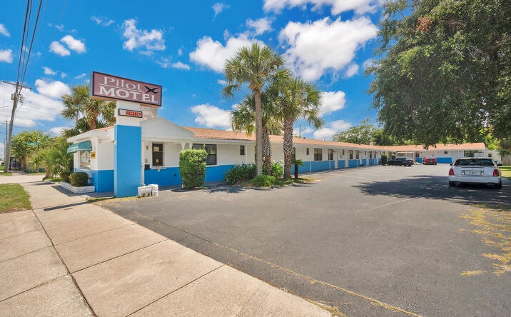 Pictures of Hospitality property located at 1401 and 1400 S Ridgewood Ave, Daytona Beach, FL 32114 for sales - image #1